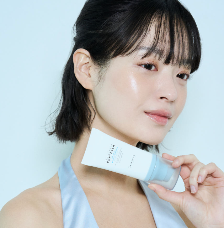 (SKIN1004) Madagascar Centella Hyalu-Cica Water-Fit Sun Serum - SPF 50+ PA++++ Hydrating, Dewy Finish & Soothing Sun Protection (50Ml)